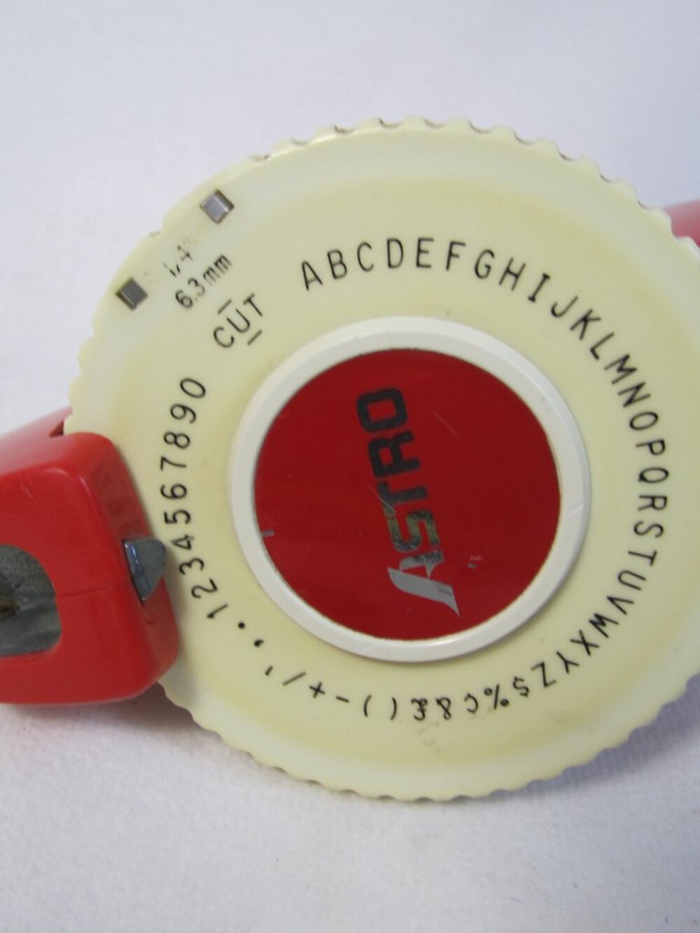 Astro Compact Handheld Rotary Label Maker Embosser Orange Vintage - Tested-Works - Picture 2 of 11